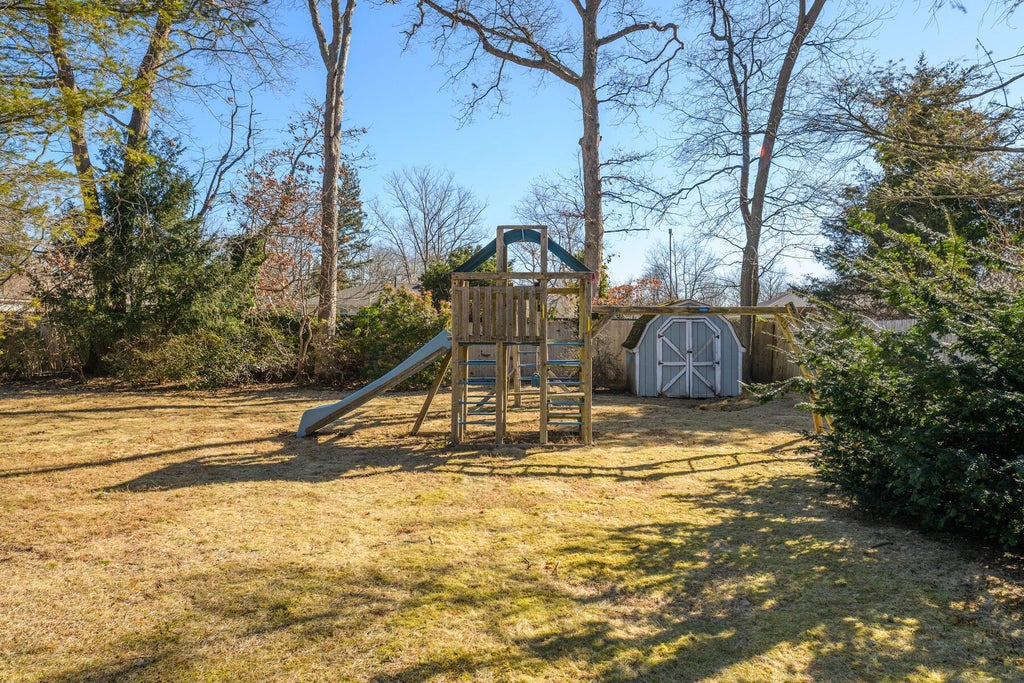 24 of 32 - 65 Tamarack St., East Northport, NY