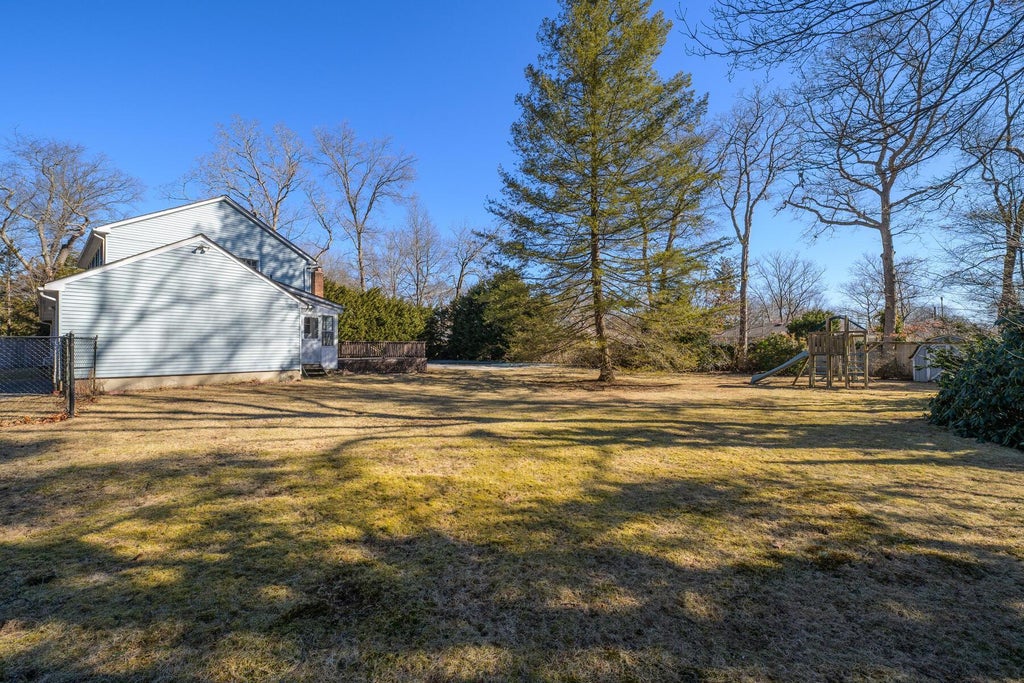 25 of 32 - 65 Tamarack St., East Northport, NY
