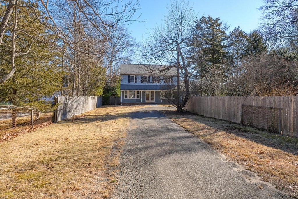27 of 32 - 65 Tamarack St., East Northport, NY