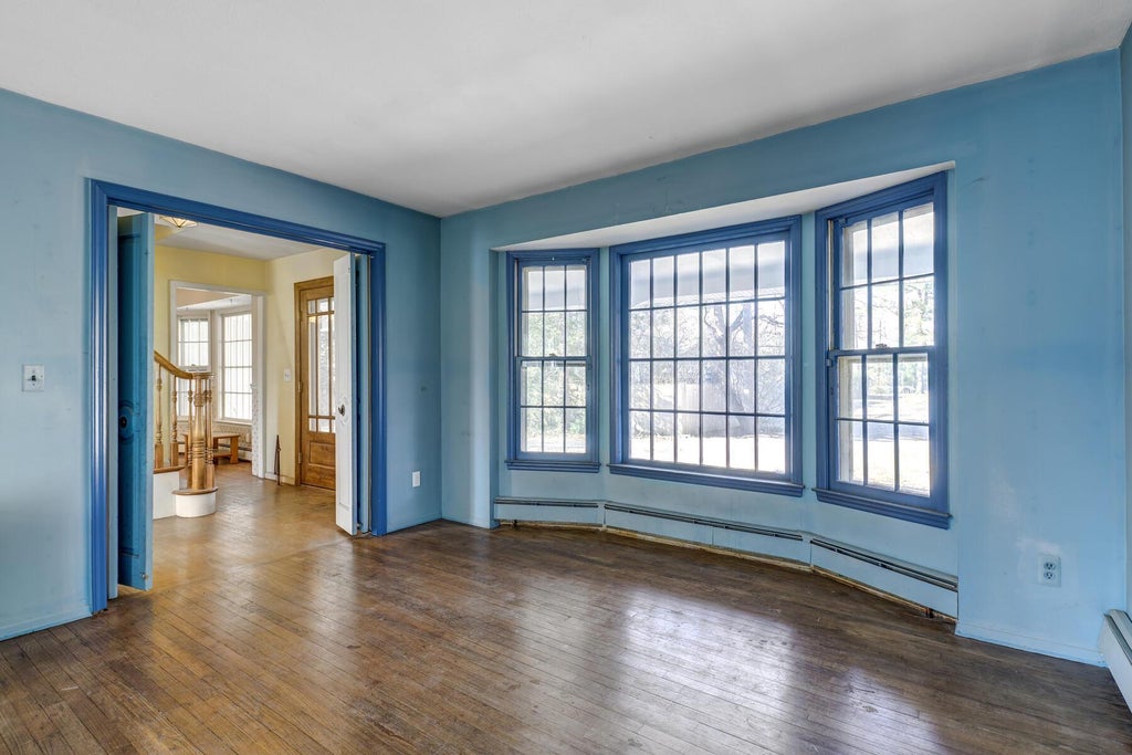 3 of 32 - 65 Tamarack St., East Northport, NY