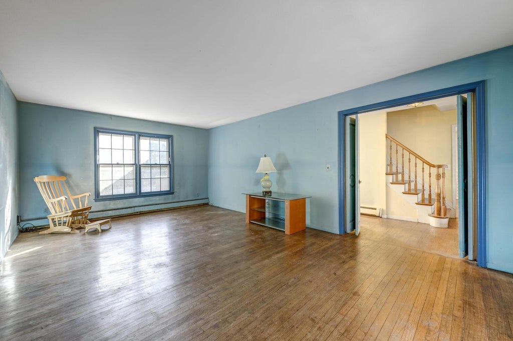 4 of 32 - 65 Tamarack St., East Northport, NY