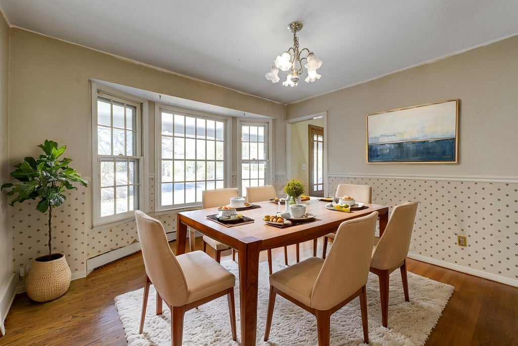 7 of 32 - 65 Tamarack St., East Northport, NY