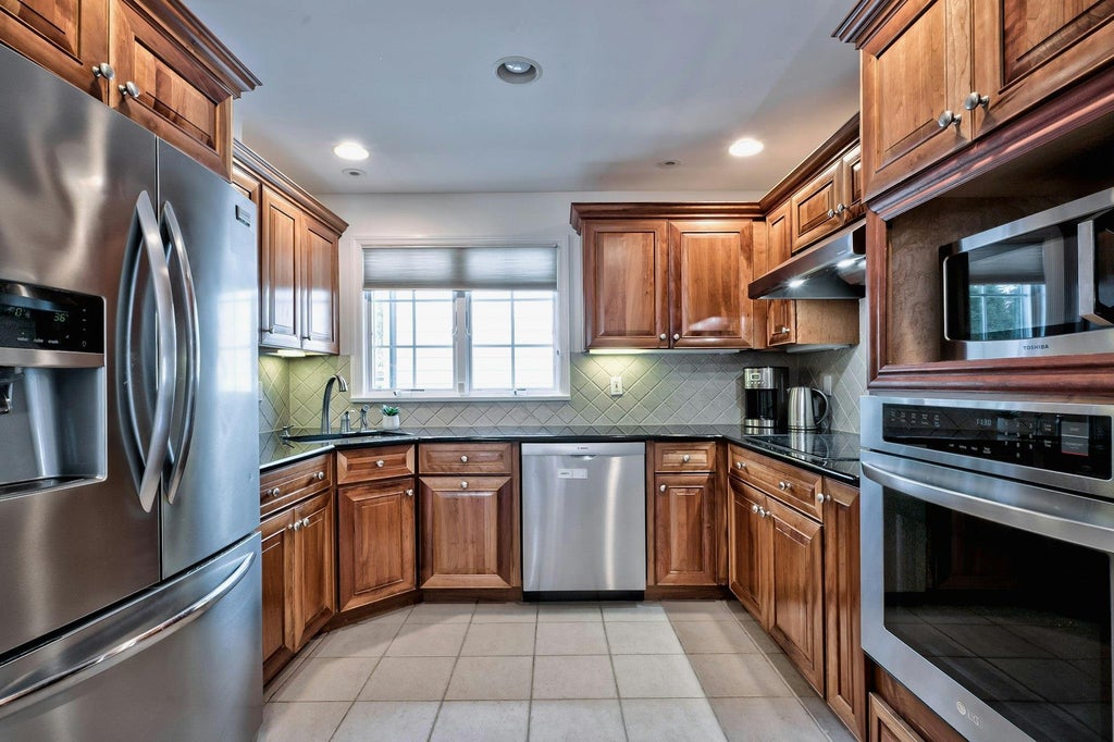 9 of 26 - 67 Fairfield Avenue, Port Washington, NY