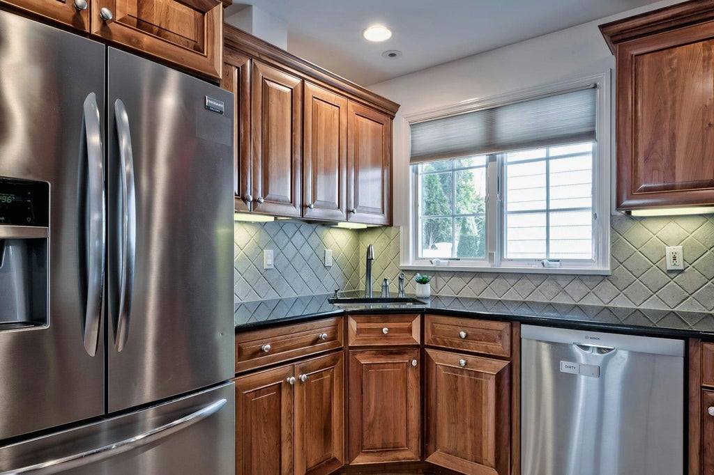 10 of 26 - 67 Fairfield Avenue, Port Washington, NY