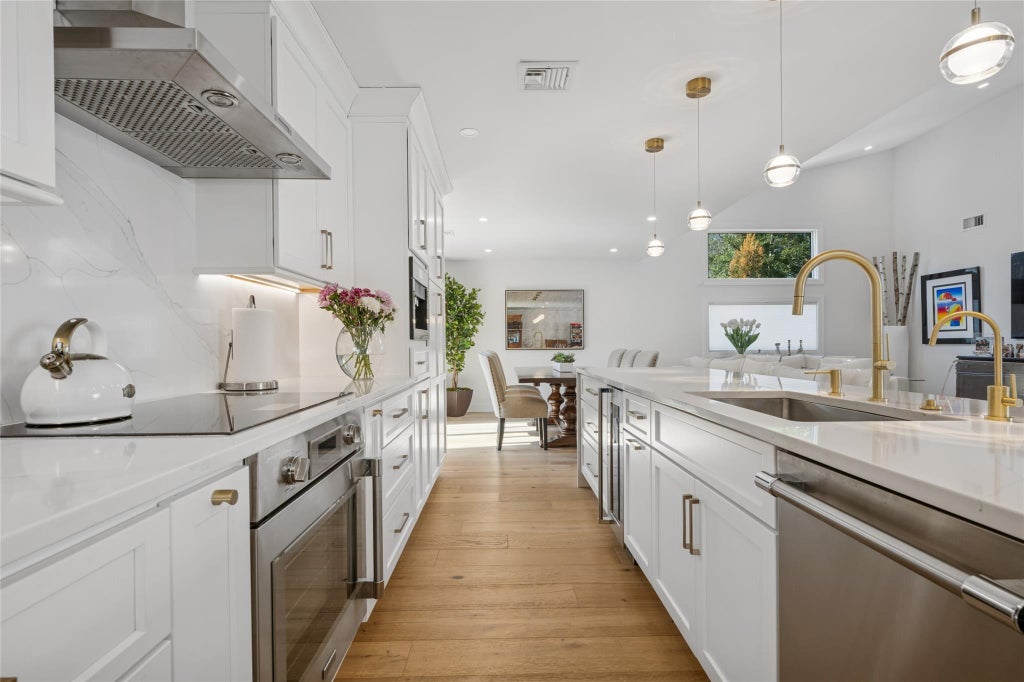 14 of 50 - 254 Hamlet Drive # 254, Jericho, NY