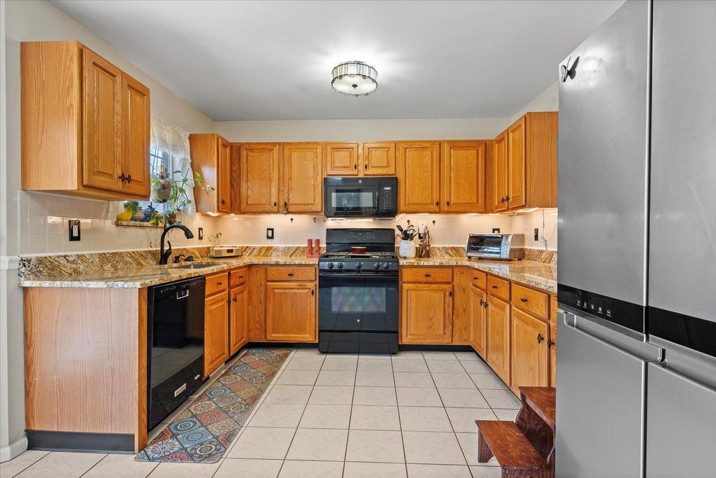 6 of 19 - 55 Goose Neck Lane, Riverhead, NY