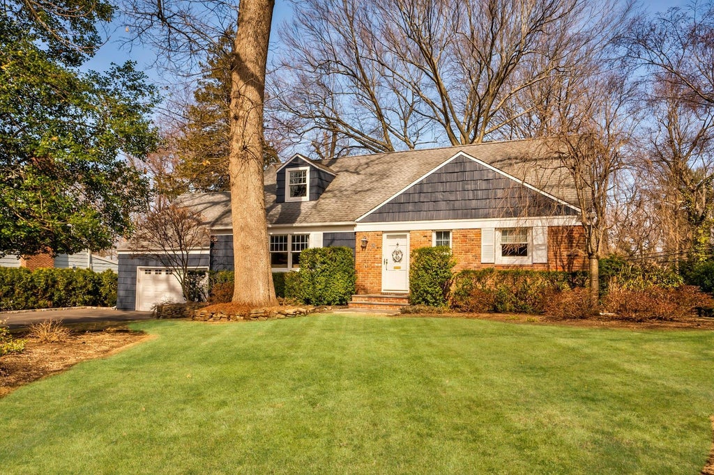 1 of 24 - 85 Longview Road, Port Washington, NY