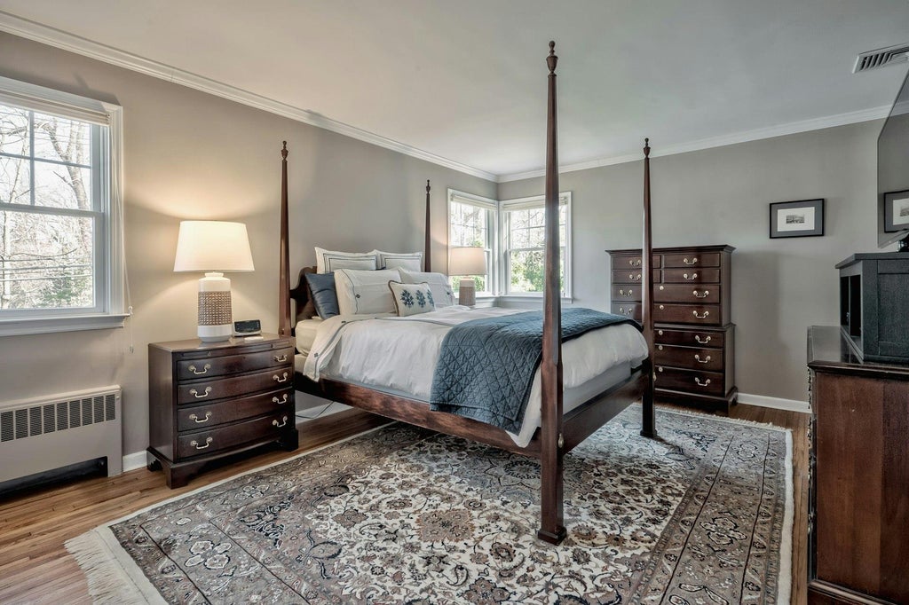 10 of 24 - 85 Longview Road, Port Washington, NY