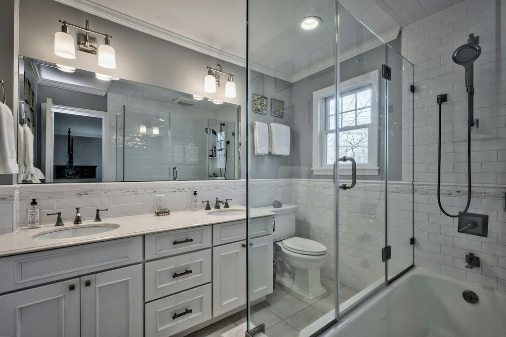 12 of 24 - 85 Longview Road, Port Washington, NY