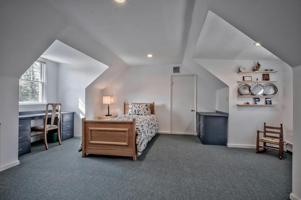 15 of 24 - 85 Longview Road, Port Washington, NY