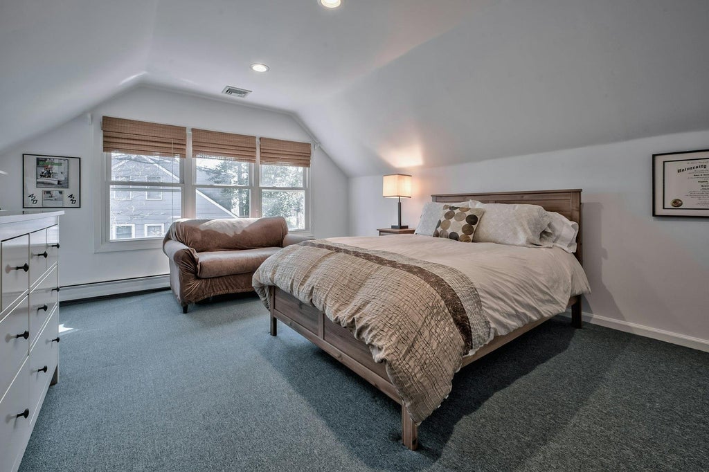17 of 24 - 85 Longview Road, Port Washington, NY