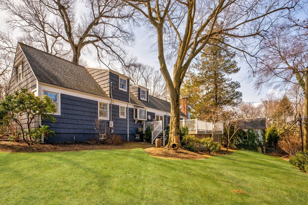 22 of 24 - 85 Longview Road, Port Washington, NY