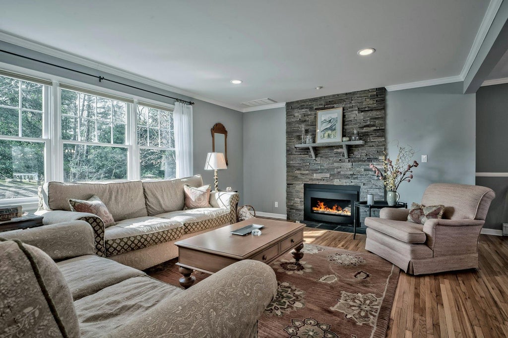3 of 24 - 85 Longview Road, Port Washington, NY