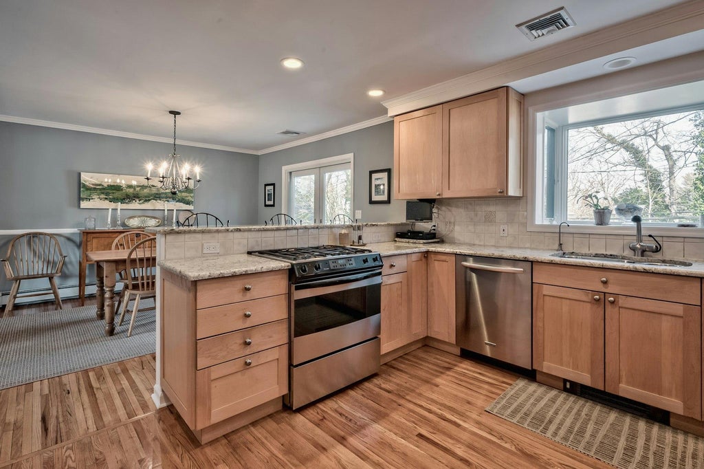 6 of 24 - 85 Longview Road, Port Washington, NY