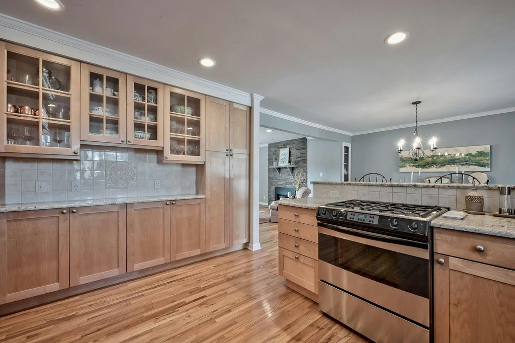 7 of 24 - 85 Longview Road, Port Washington, NY