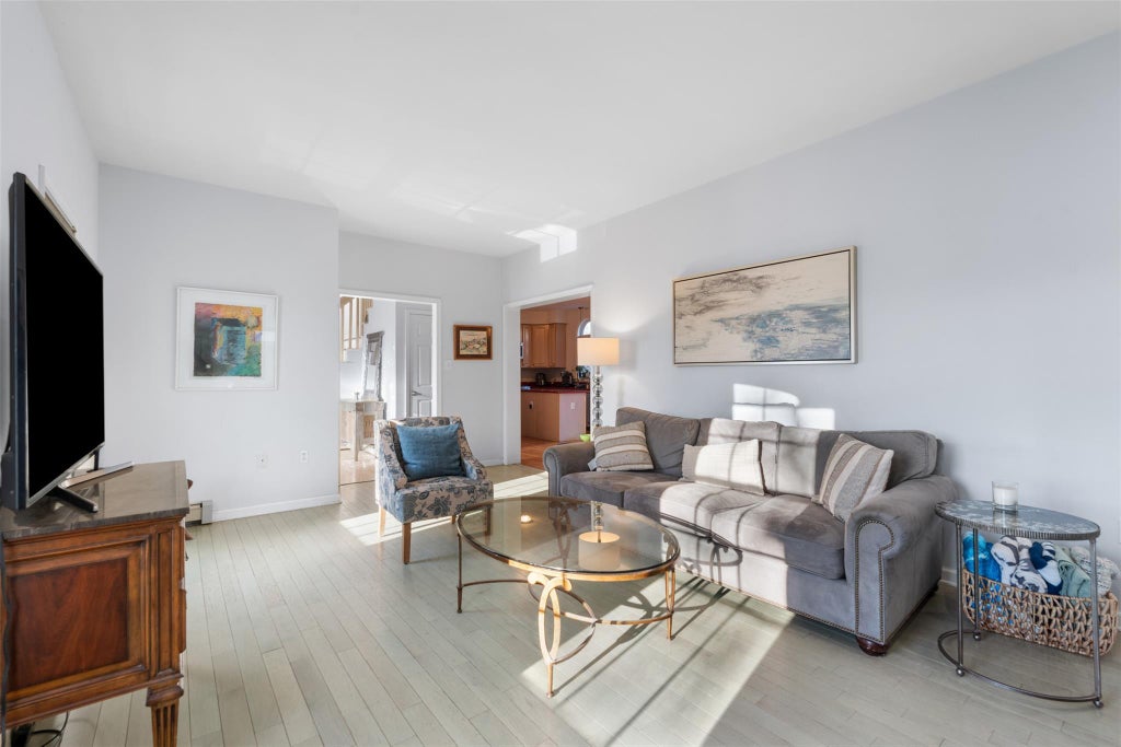 4 of 40 - 49 Chaucer St., Hartsdale, NY