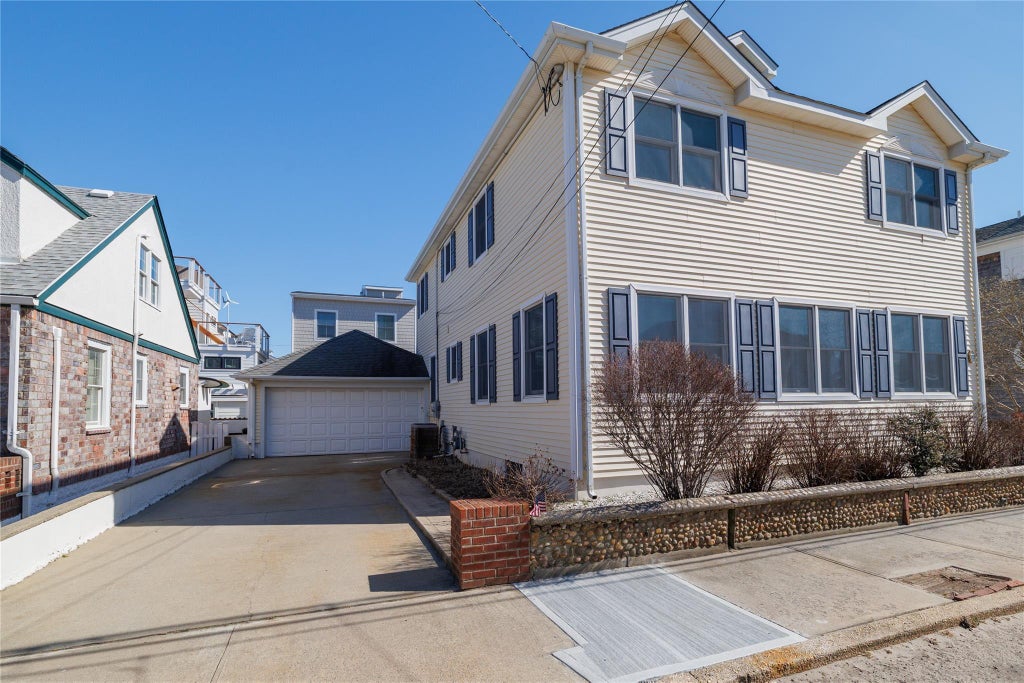 3 of 23 - 130 Cedarhurst Avenue, Point Lookout, NY