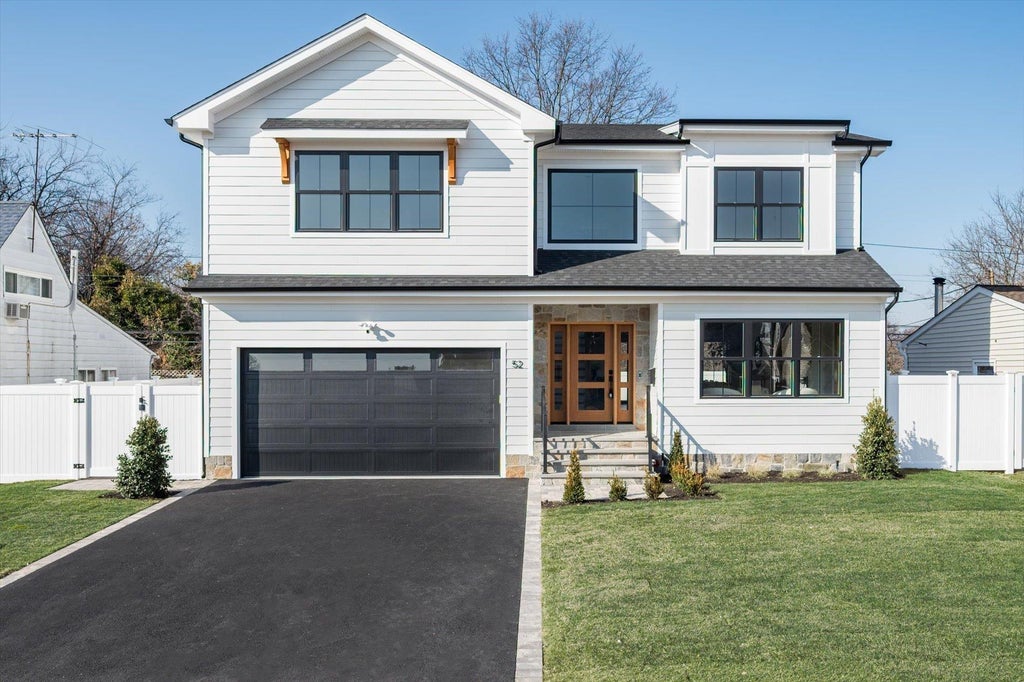 1 of 34 - 1585 Dewey Avenue, North Bellmore, NY