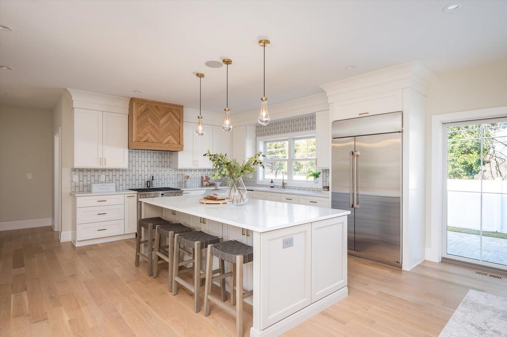 10 of 34 - 1585 Dewey Avenue, North Bellmore, NY