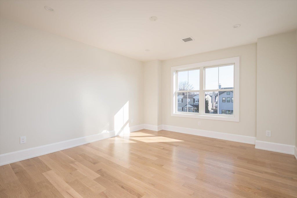 19 of 34 - 1585 Dewey Avenue, North Bellmore, NY
