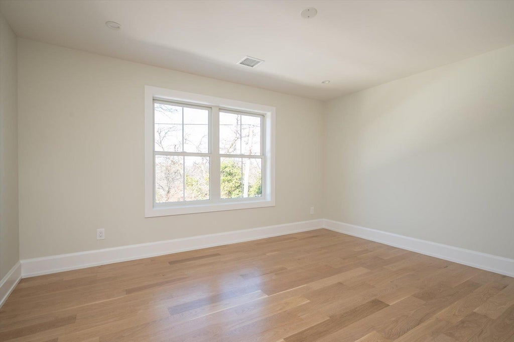 21 of 34 - 1585 Dewey Avenue, North Bellmore, NY