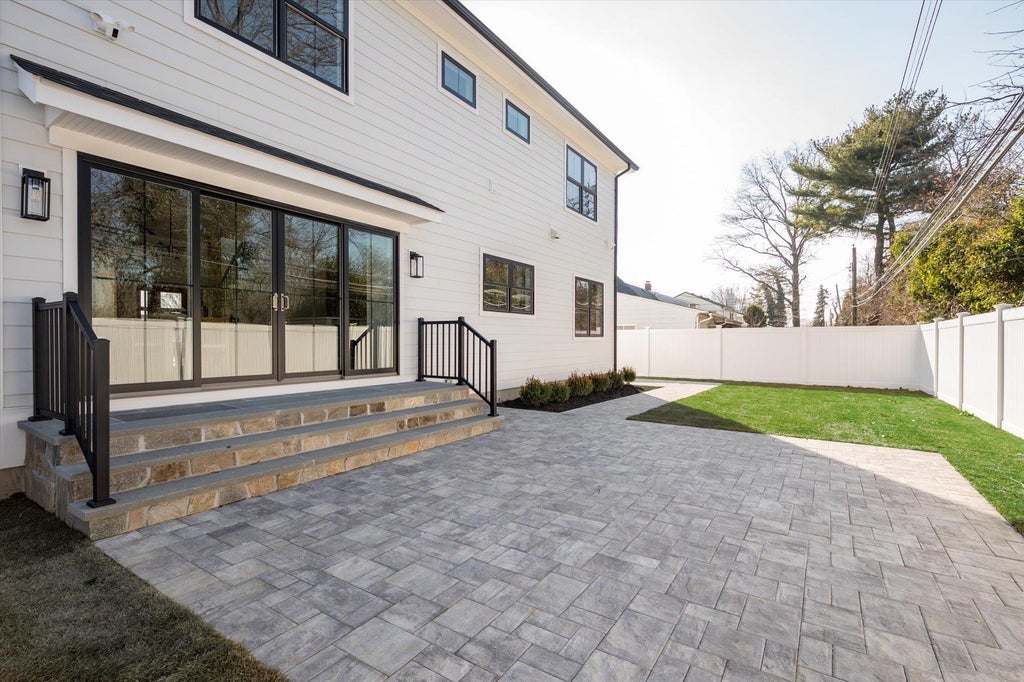 33 of 34 - 1585 Dewey Avenue, North Bellmore, NY