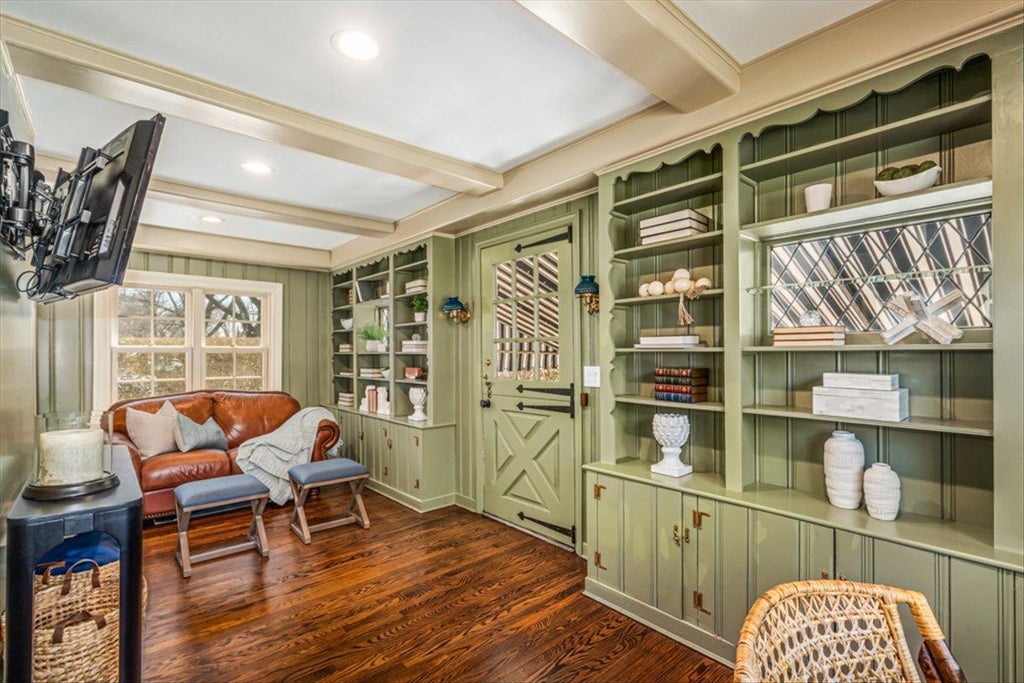 13 of 34 - 20 Chestnut St., Garden City, NY