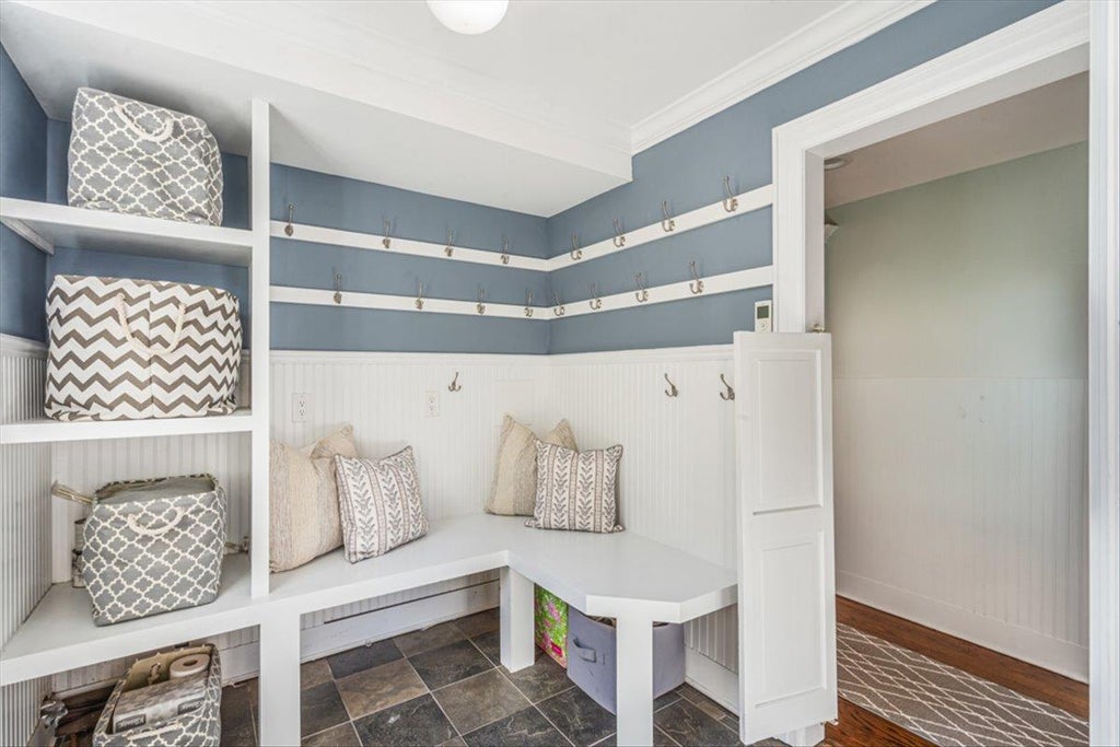 19 of 34 - 20 Chestnut St., Garden City, NY