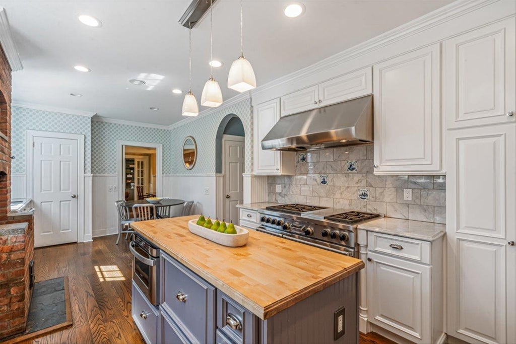 6 of 34 - 20 Chestnut St., Garden City, NY