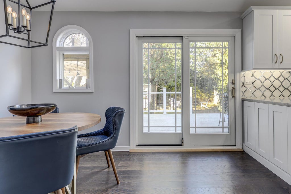 11 of 28 - 40 Park Avenue, Williston Park, NY