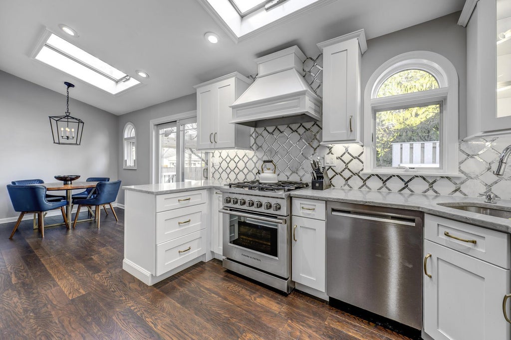 14 of 28 - 40 Park Avenue, Williston Park, NY