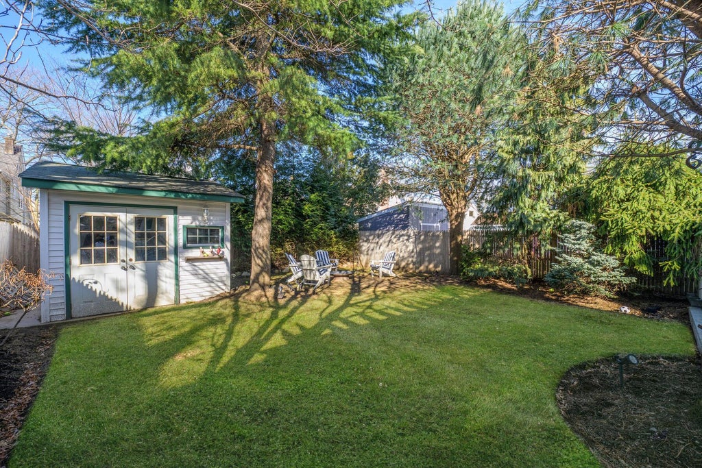 21 of 28 - 40 Park Avenue, Williston Park, NY