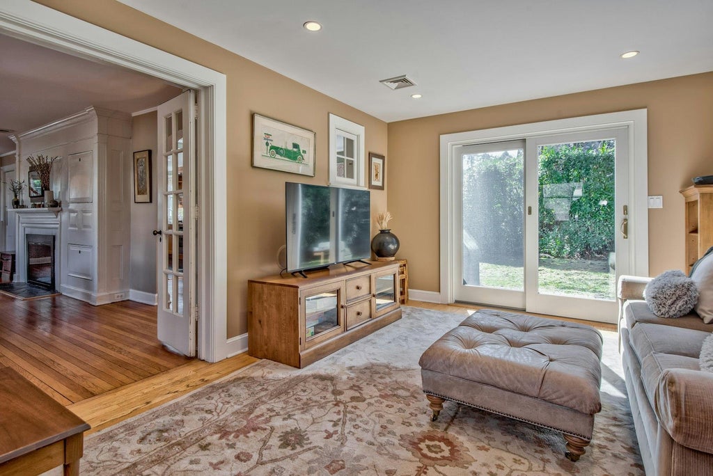 13 of 28 - 32 Litchfield Road, Port Washington, NY