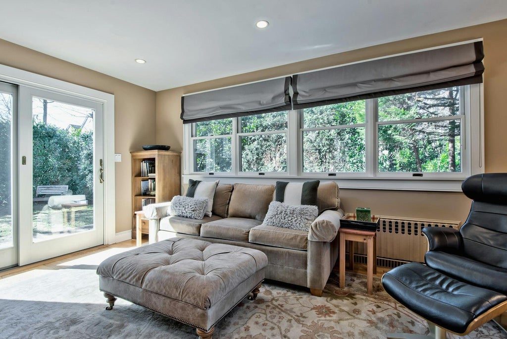 14 of 28 - 32 Litchfield Road, Port Washington, NY
