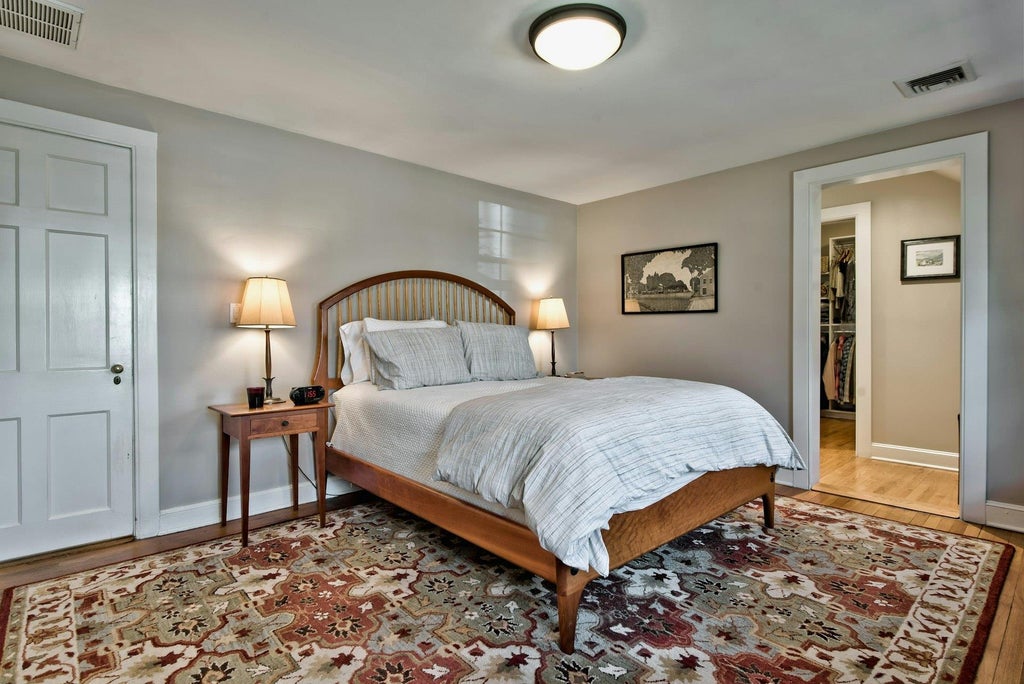 16 of 28 - 32 Litchfield Road, Port Washington, NY