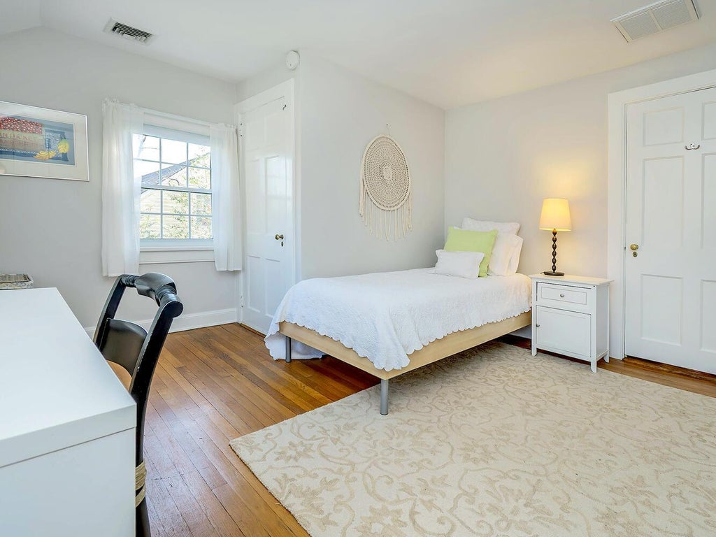 19 of 28 - 32 Litchfield Road, Port Washington, NY