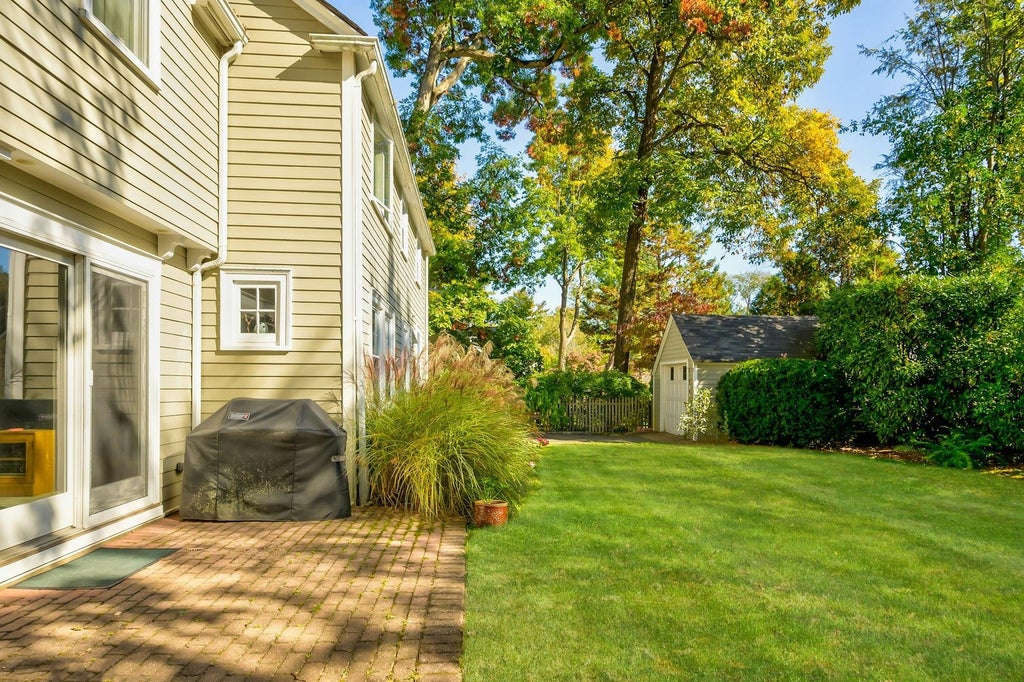 26 of 28 - 32 Litchfield Road, Port Washington, NY