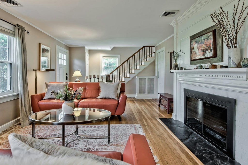 5 of 28 - 32 Litchfield Road, Port Washington, NY