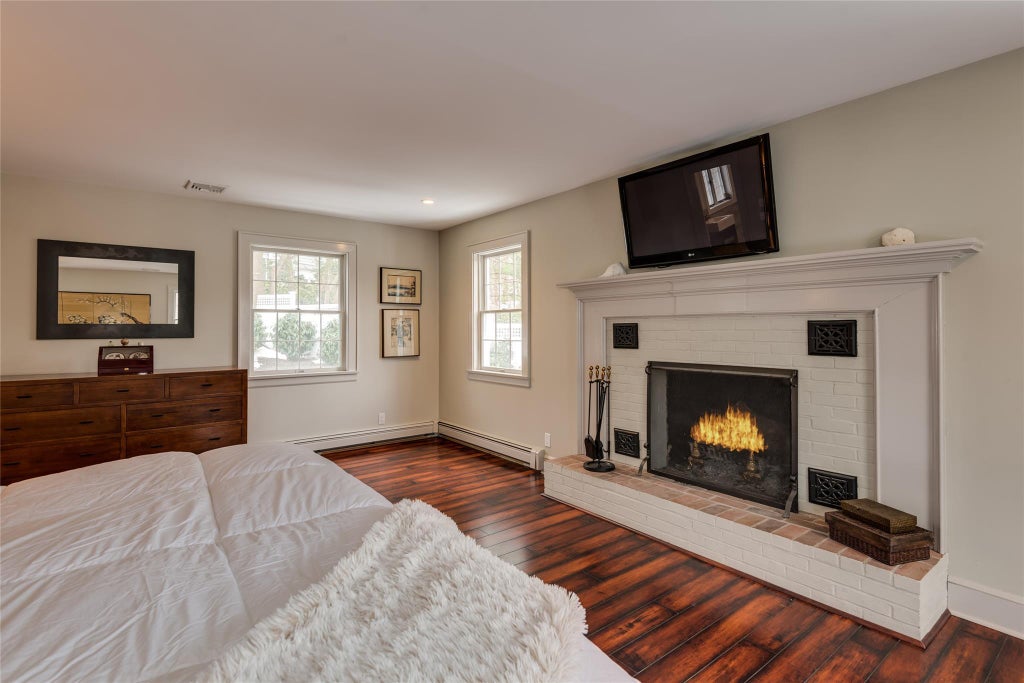 14 of 32 - 2 Valley Drive, Huntington Bay, NY