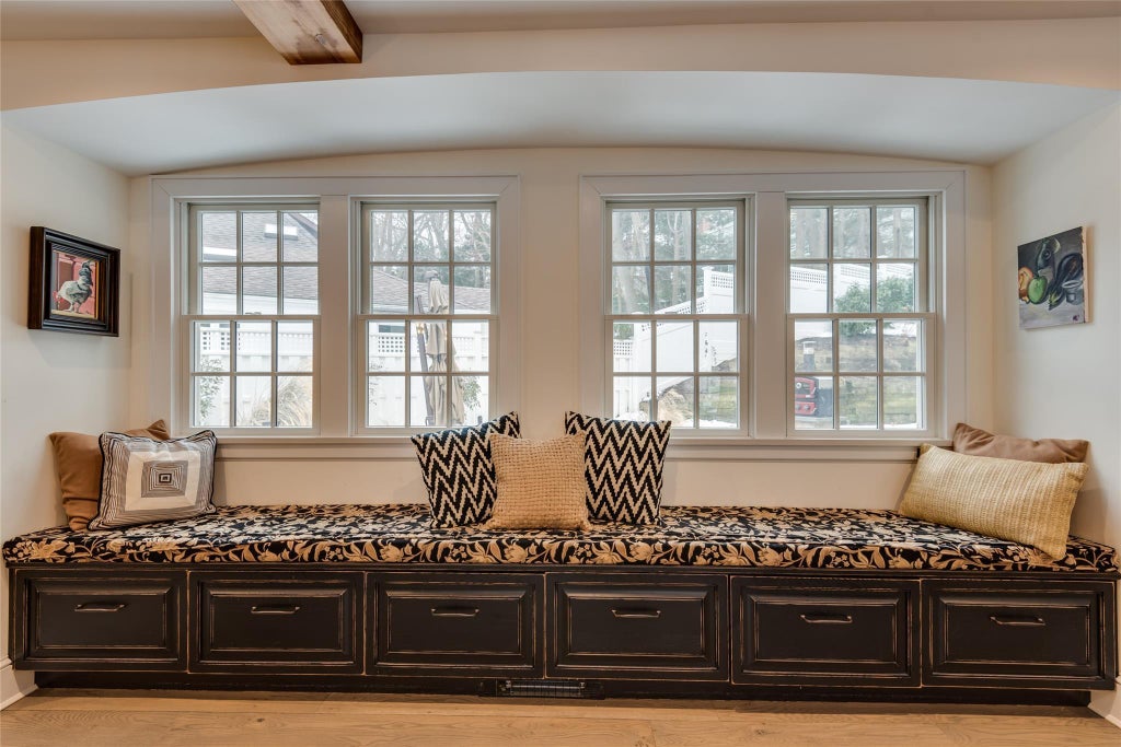 7 of 32 - 2 Valley Drive, Huntington Bay, NY
