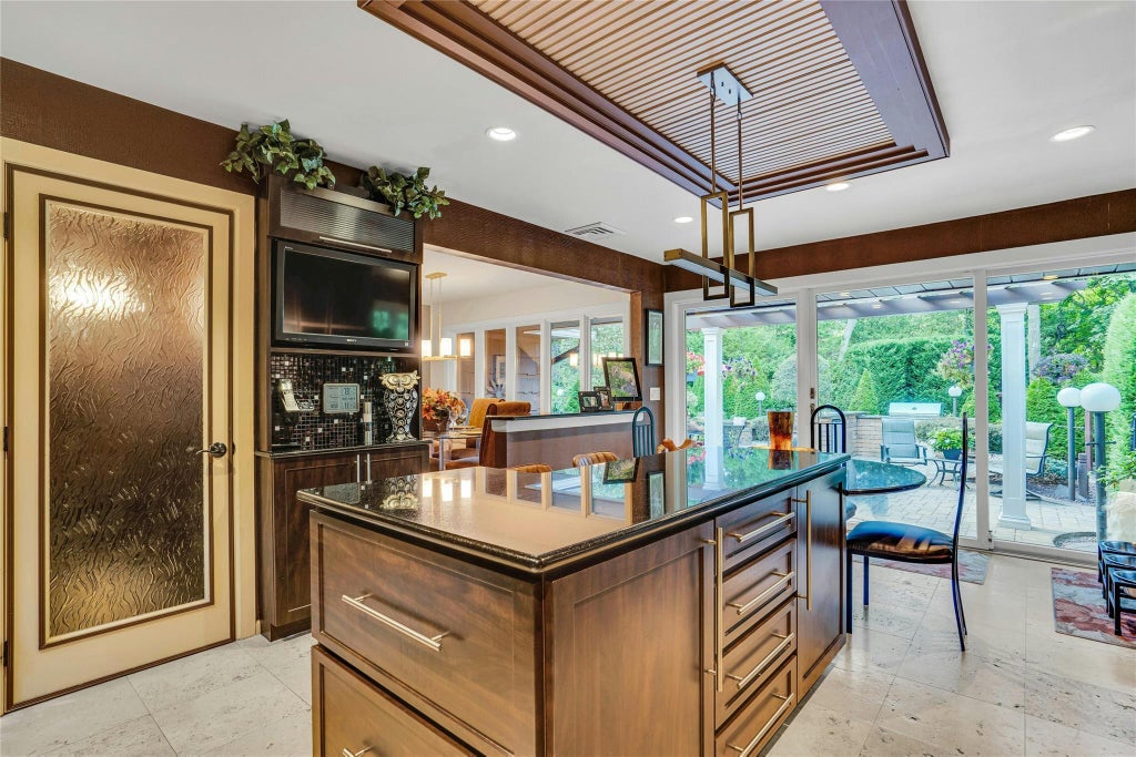 9 of 48 - 62 Laurel Drive, Smithtown, NY