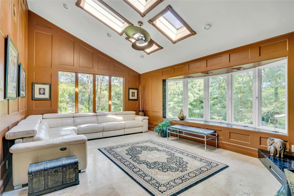 10 of 48 - 62 Laurel Drive, Smithtown, NY