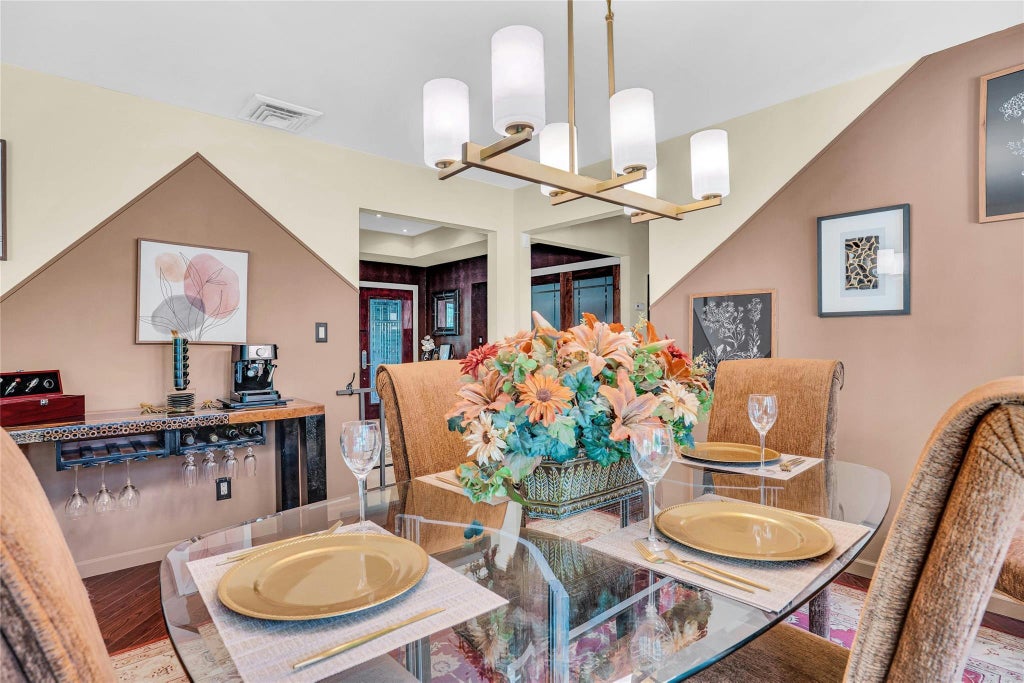 14 of 48 - 62 Laurel Drive, Smithtown, NY