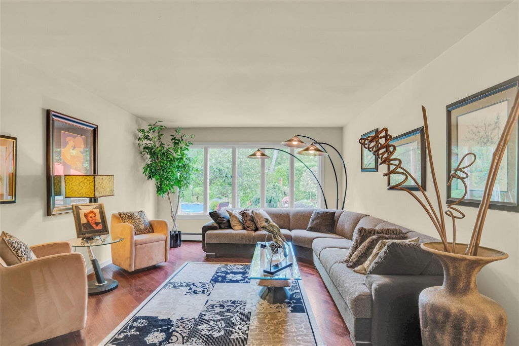 16 of 48 - 62 Laurel Drive, Smithtown, NY