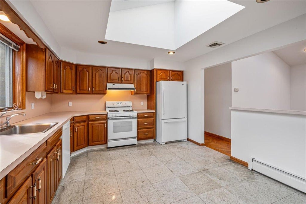 8 of 42 - 157-44 12th Avenue, Beechhurst, NY