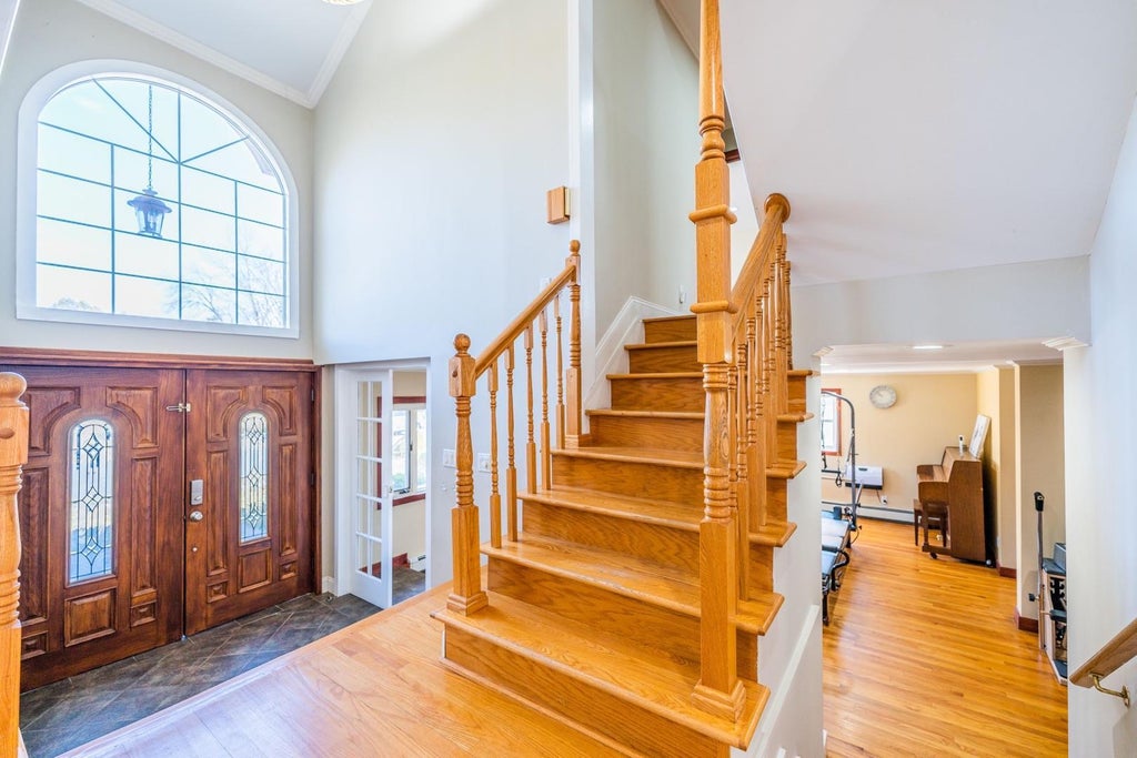 10 of 28 - 316 White Birch Lane, Jericho, NY