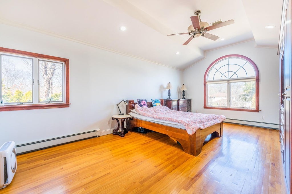 14 of 28 - 316 White Birch Lane, Jericho, NY
