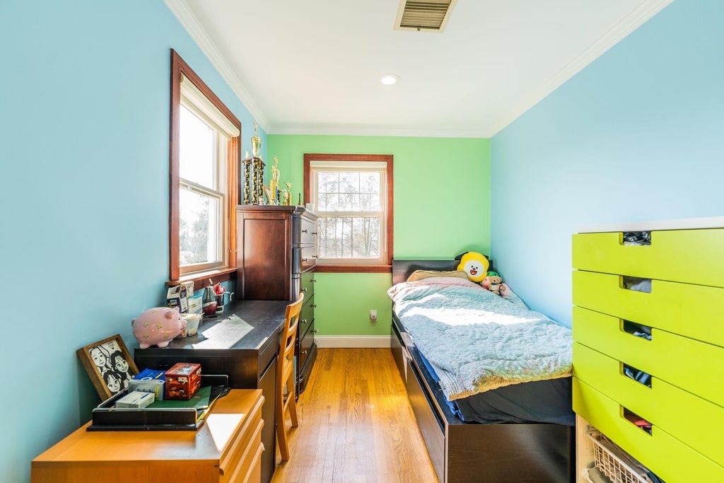 18 of 28 - 316 White Birch Lane, Jericho, NY