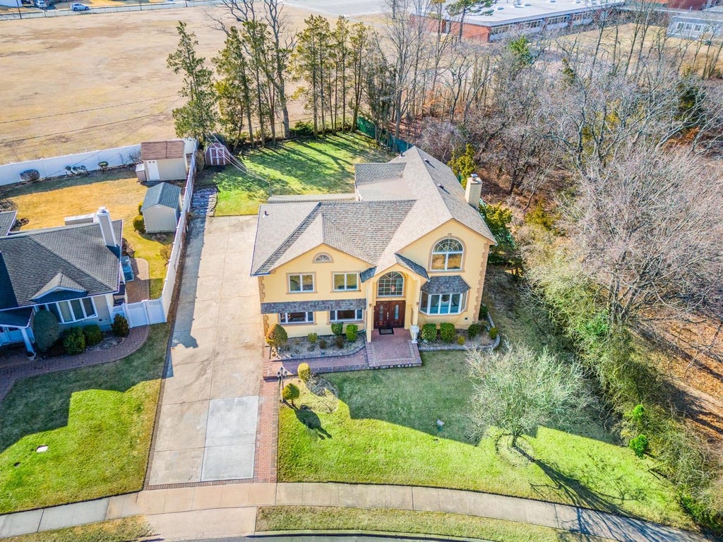 1 of 28 - 316 White Birch Lane, Jericho, NY