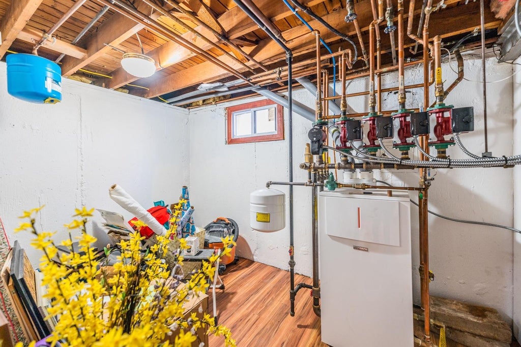 23 of 28 - 316 White Birch Lane, Jericho, NY